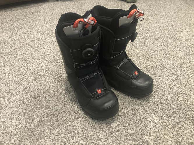 Used Size 10 (Women's 11) HEAD Snowboard Boots