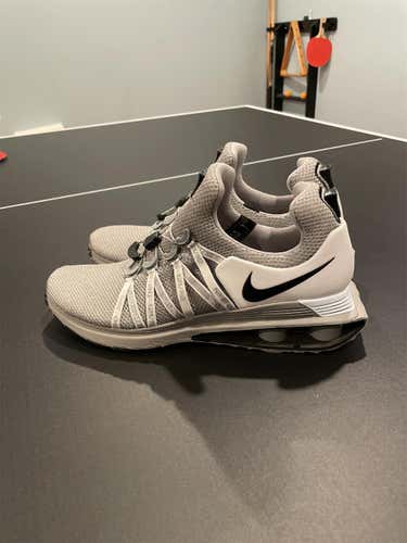 Brand New Nike Shox Gravity Size 10