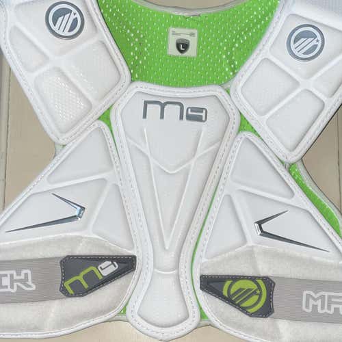 New Large Maverik M4 Shoulder Pads