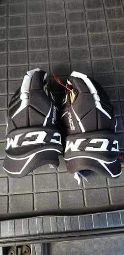 Black/white New Senior CCM Tacks 9040 Gloves 15"