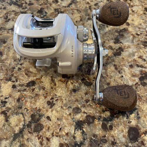 13 FISHING Concept C Freshwater/Saltwater Baitcasting Fishing Reel ( 8.1:1 Left Hand )