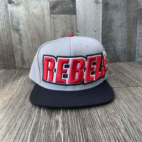 MITCHELL & NESS UNLV Running Rebels Vintage Gray Snapback Hat Mens Flat Hat NCAA