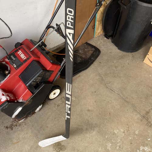 Senior Right Handed Toe Pattern  Hockey Stick