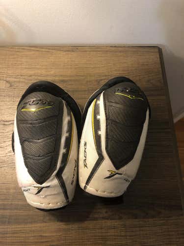 Junior Used Small CCM Tacks 4052 Elbow Pads