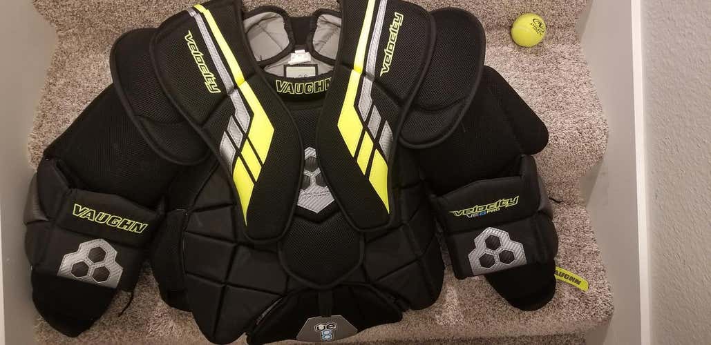 Used Senior Large Vaughn Velocity VE8 Pro Goalie Chest Protector