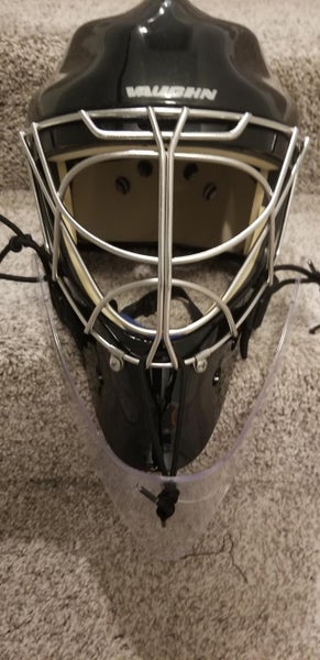 Used Senior Vaughn VM7700 Goalie Mask