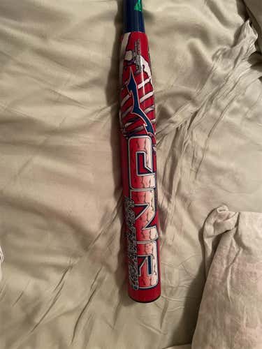 Red Adult Monsta DNA Mutated 26 oz 34" Bat