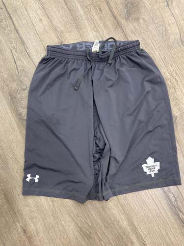 Gray Adult Medium Under Armour Shorts