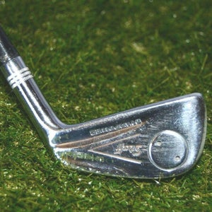 Wilson	Dynapower	3 Iron	Right Handed	38.5"	Steel	Stiff	New Grip