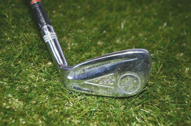 Wilson Dynapower 9 Iron Right Handed 36" Steel Stiff New Grip