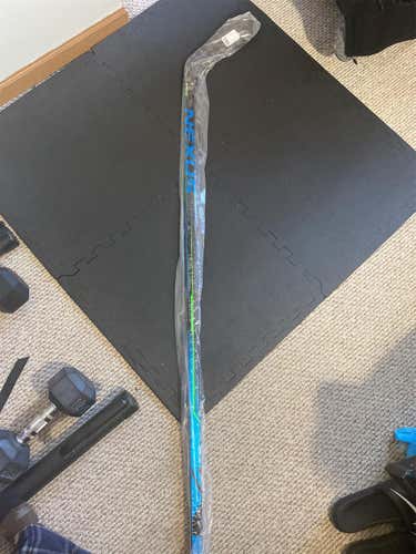 Senior Right Handed Nexus Geo Mid Pattern  Hockey Stick