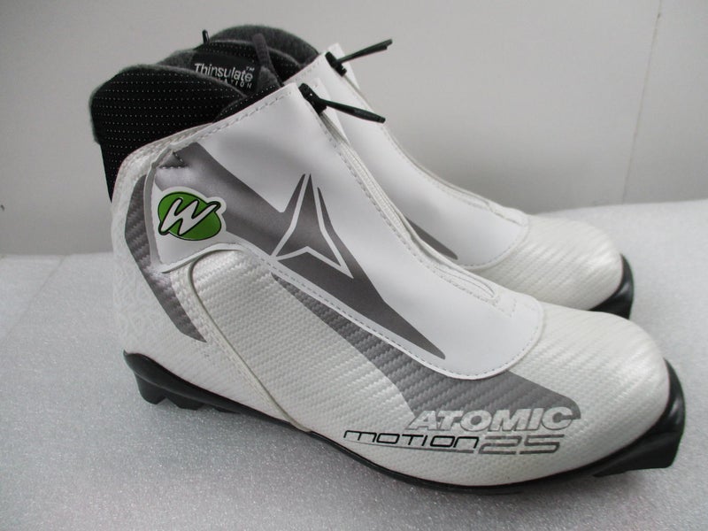 New Women's Atomic Motion 25 Cross Country Ski Boots for NNN Binding Size 9.5 (SY432)