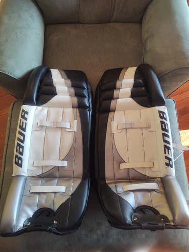 BRAND NEW Bauer Goalie Leg Pads, Senior 32"