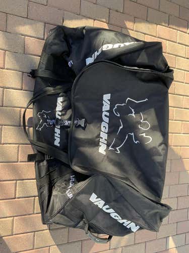 Vaughn Goalie Bag w/wheels