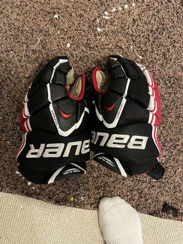 Black Used Senior Bauer Vapor X7.0 Gloves 14"