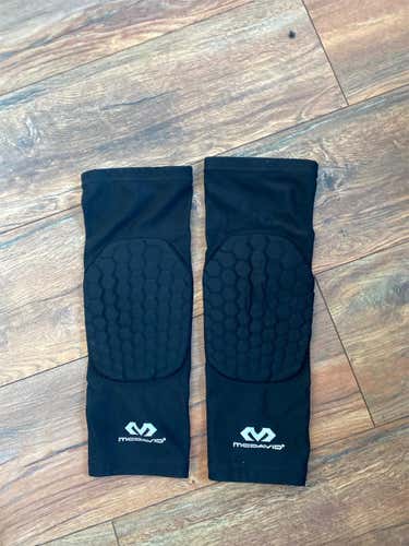 Black Adult Medium McDavid Compression