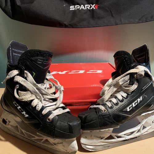 Junior CCM RibCor 76k Regular Width  Size 5.5 Hockey Skates