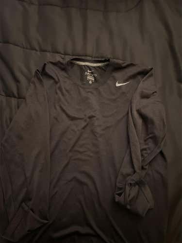 Men’s Medium Nike Dry Fit Long Sleeve