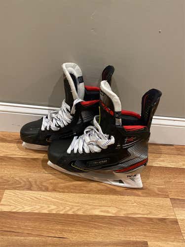 Senior Bauer Vapor 2X Pro Regular Width  Size 10 Hockey Skates