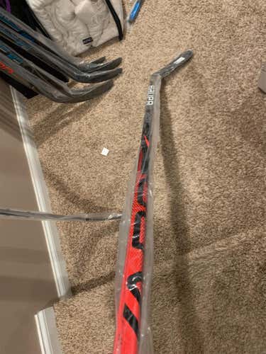 Intermediate Right Handed Vapor FlyLite  Hockey Stick