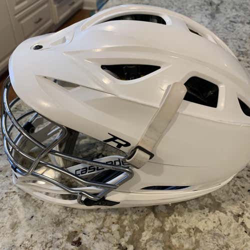 White Adult Player's Cascade R Helmet
