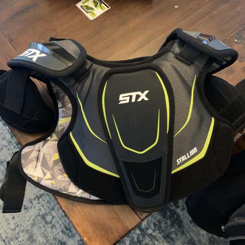 New Large STX Stallion 200 Shoulder Pads