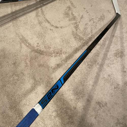 Senior Left Hand Nexus 2N Mid Pattern  Hockey Stick