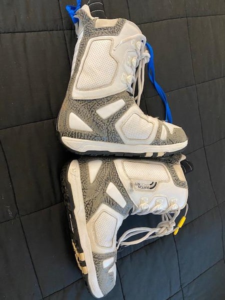 Used Men's Size Men's 10.5 (W 11.5) Burton Freestyle Snowboard Boots Freestyle Soft Flex