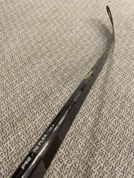 Senior Right Handed Vapor FlyLite P92 70 Flex SHADOW SERIES hockey Stick