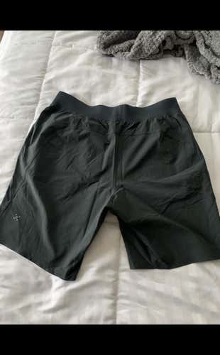 Adult Medium/Large Lululemon Shirt