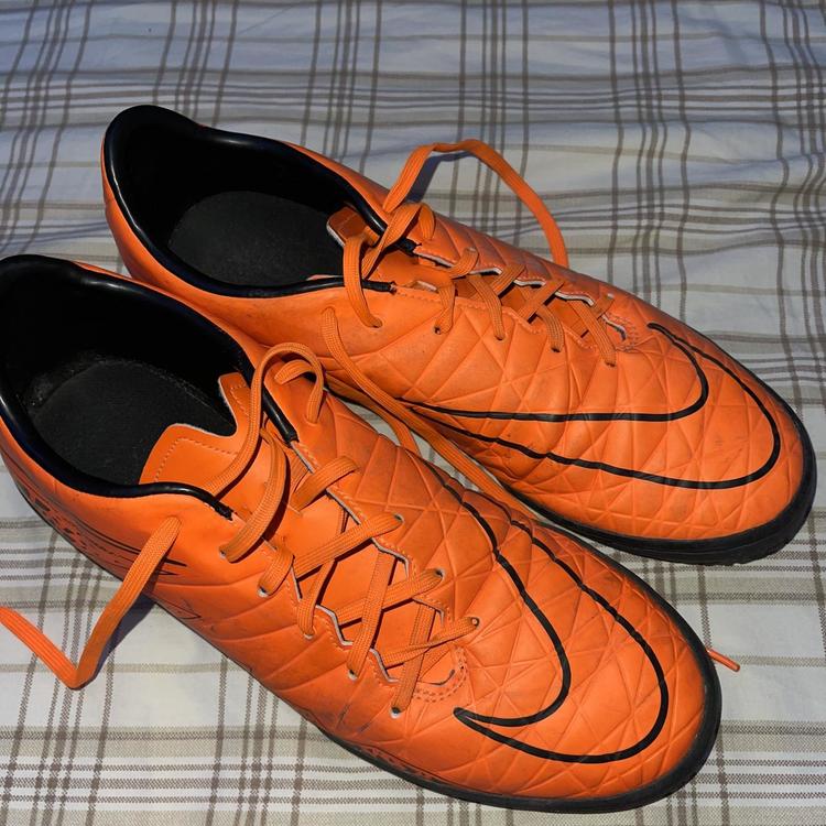 nike hypervenom phantom indoor