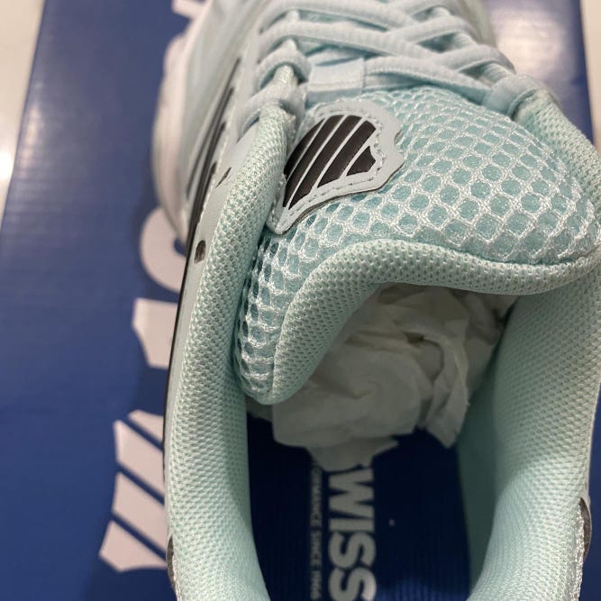 KSWISS Jr Tennis Shoe Size 4