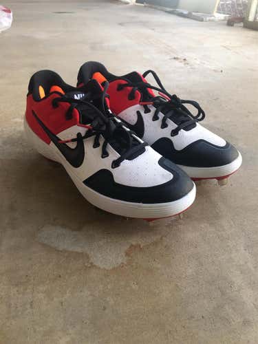 Red Nike Men's Metal Low Cut