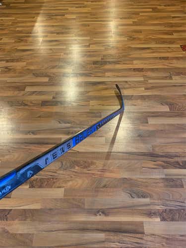 Senior Right Handed Nexus 2N Pro Toe Pattern Pro Stock Hockey Stick