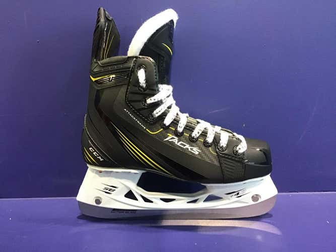 New Junior CCM J Tacks Hockey Skates Regular Width Size 4.5