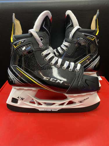 Used Junior CCM Super Tacks AS1 Total Custom Plus 5.0 D Player Skates