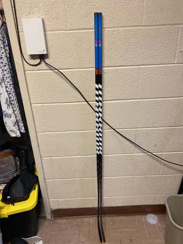 Intermediate Right Handed Fantom QRE Mid Pattern  Hockey Stick