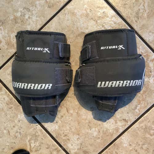 Used Warrior Ritual-X Junior Knee Pads