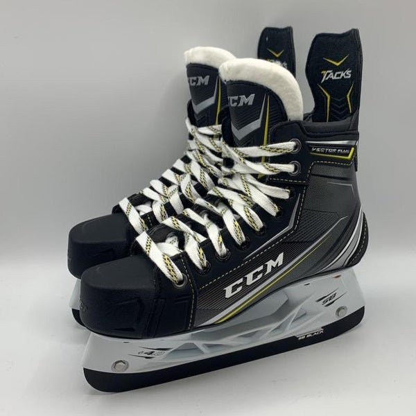 CCM Tacks Vector Plus Junior Skates - Size 4.5 EE - New In Box