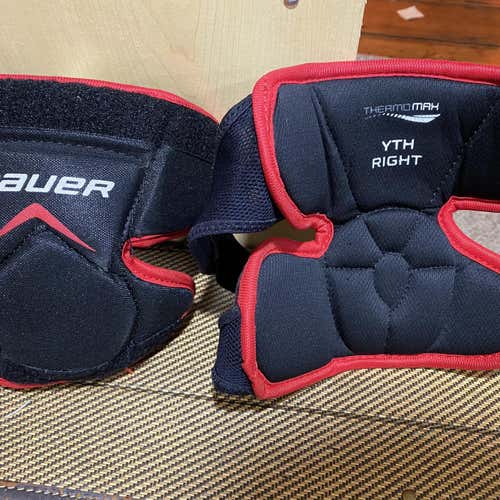 Used Bauer X900 Goalie Knee Pads