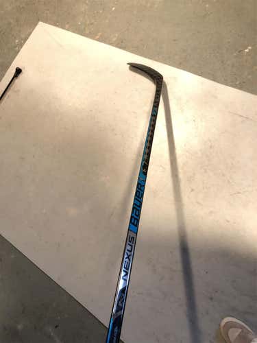 Senior Right Handed Nexus 2N Pro Mid Pattern Pro Stock Hockey Stick