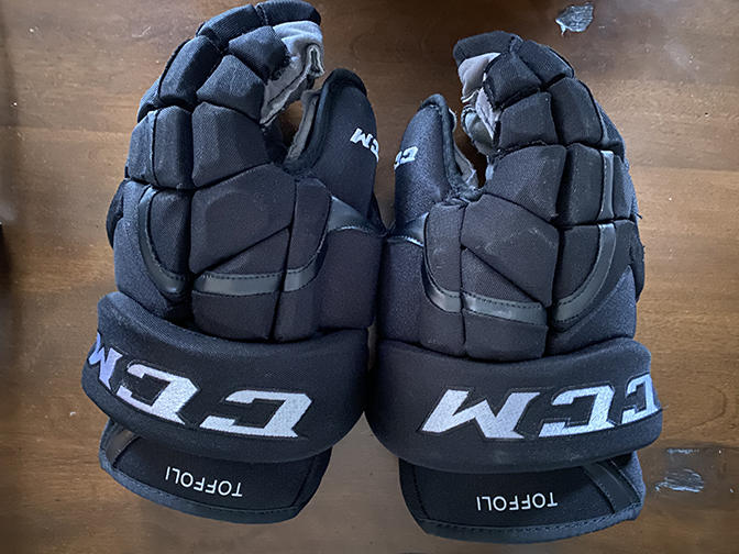 Black Used Senior CCM HG12 Gloves 14" Pro Stock