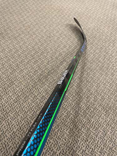 Senior Right Handed Nexus Geo P92M 77 Flex Hockey Stick