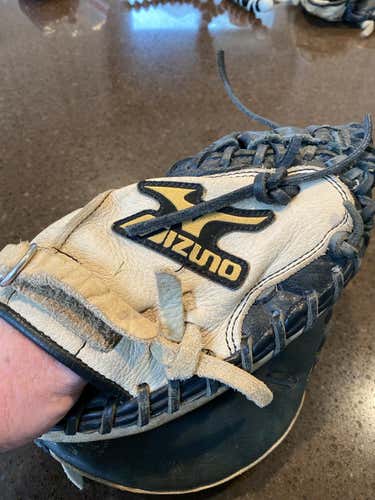 Brown Used Kid Pitch (9YO-13YO) Mizuno Right Hand Throw Catcher's Prospect Baseball Glove 31.5"