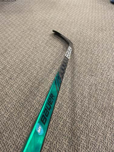 Senior Right Handed Nexus 2N Pro Pro Stock Hockey Stick