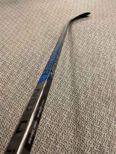 Senior Left Hand Nexus 2N Pro P28Pattern 70 Flex Hockey Stick