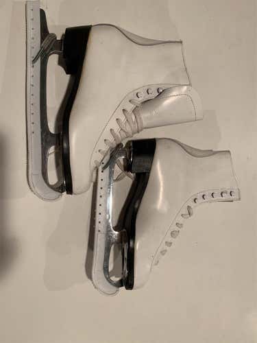 White Used Brand Size 8 Figure Skates