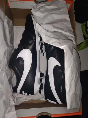 Nike Premier II FG Cleats Men's 8.5.Brand new