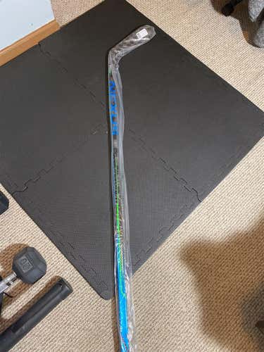 Senior Right Handed Nexus Geo Mid Pattern  Hockey Stick