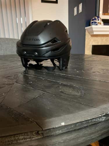 Black Used Medium Easton E700 Helmet